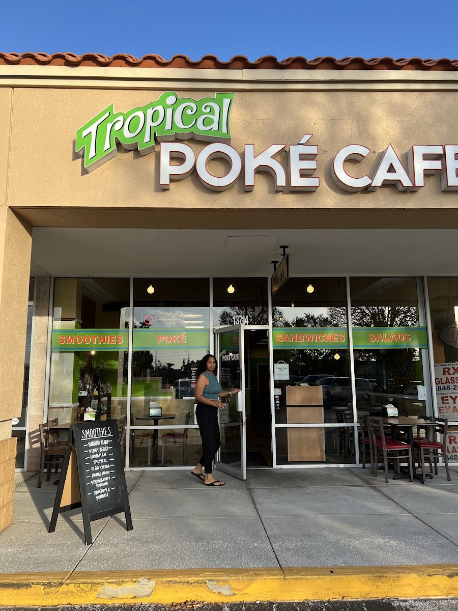 Tropical Pokè Cafe